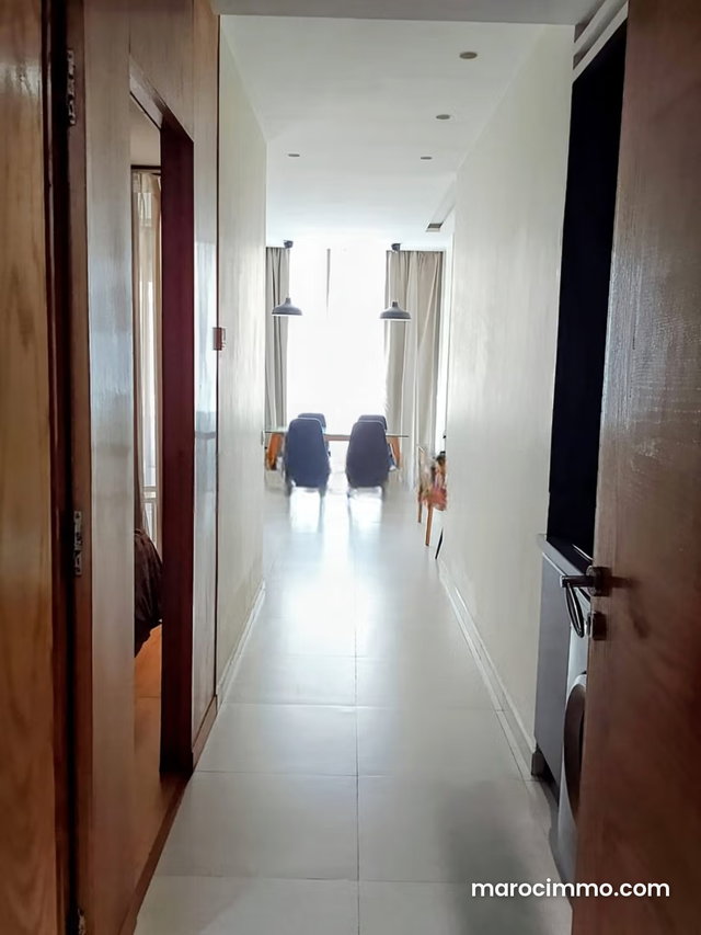 Furnished Studio on the Top Floor with Small Balcony – Princesses Quarter — 5