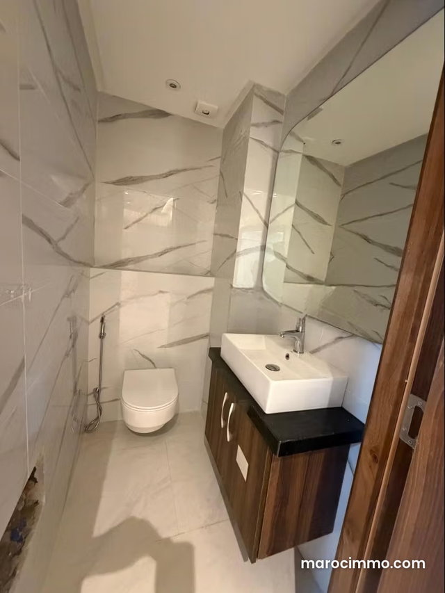 Appartement en location à Les princesses. 4 pièces. Porte blindée et résidence sécurisée — 2
