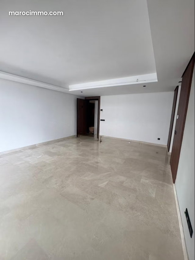 Bel appartement 3 Chambres à vendre à Casablanca Finance City. Grande terrasse — 2