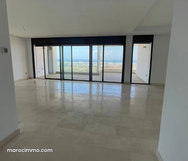 Magnifique appartement vide à louer à Ain Diab — 2