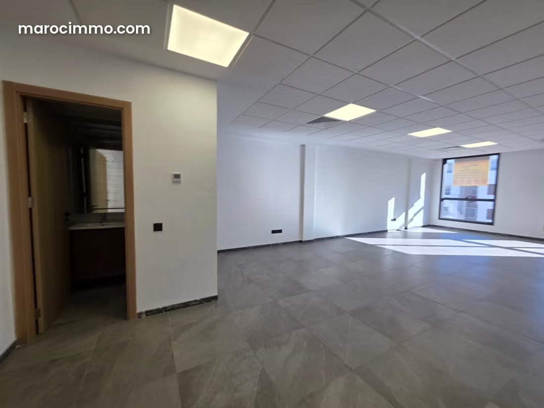 68 m² Office for Rent in Sidi Maarouf, Casablanca — Casablanca