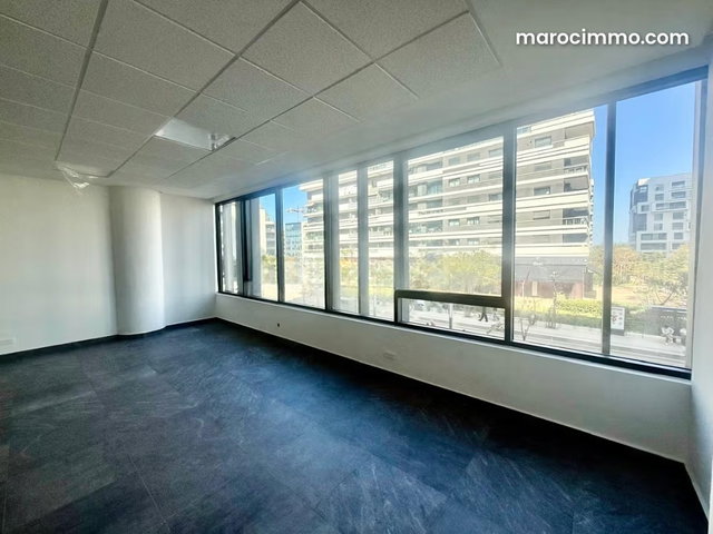 Plateau de bureau 68m casa finance city — 3