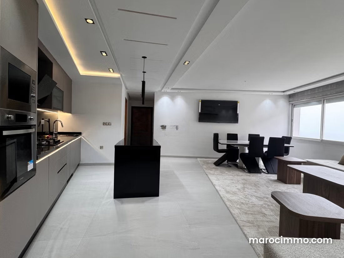 120 sqm Apartment, 3 Bedrooms, Sea and Mountain Views, Central Tangier — Tangier