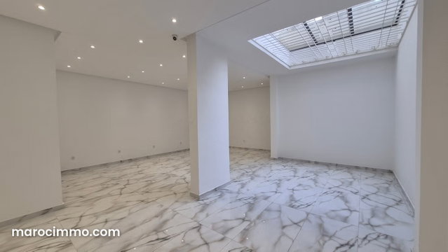 A vendre Local commercial 133m2 Gauthier — 3