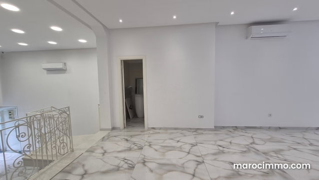 A vendre Local commercial 133m2 Gauthier — 2