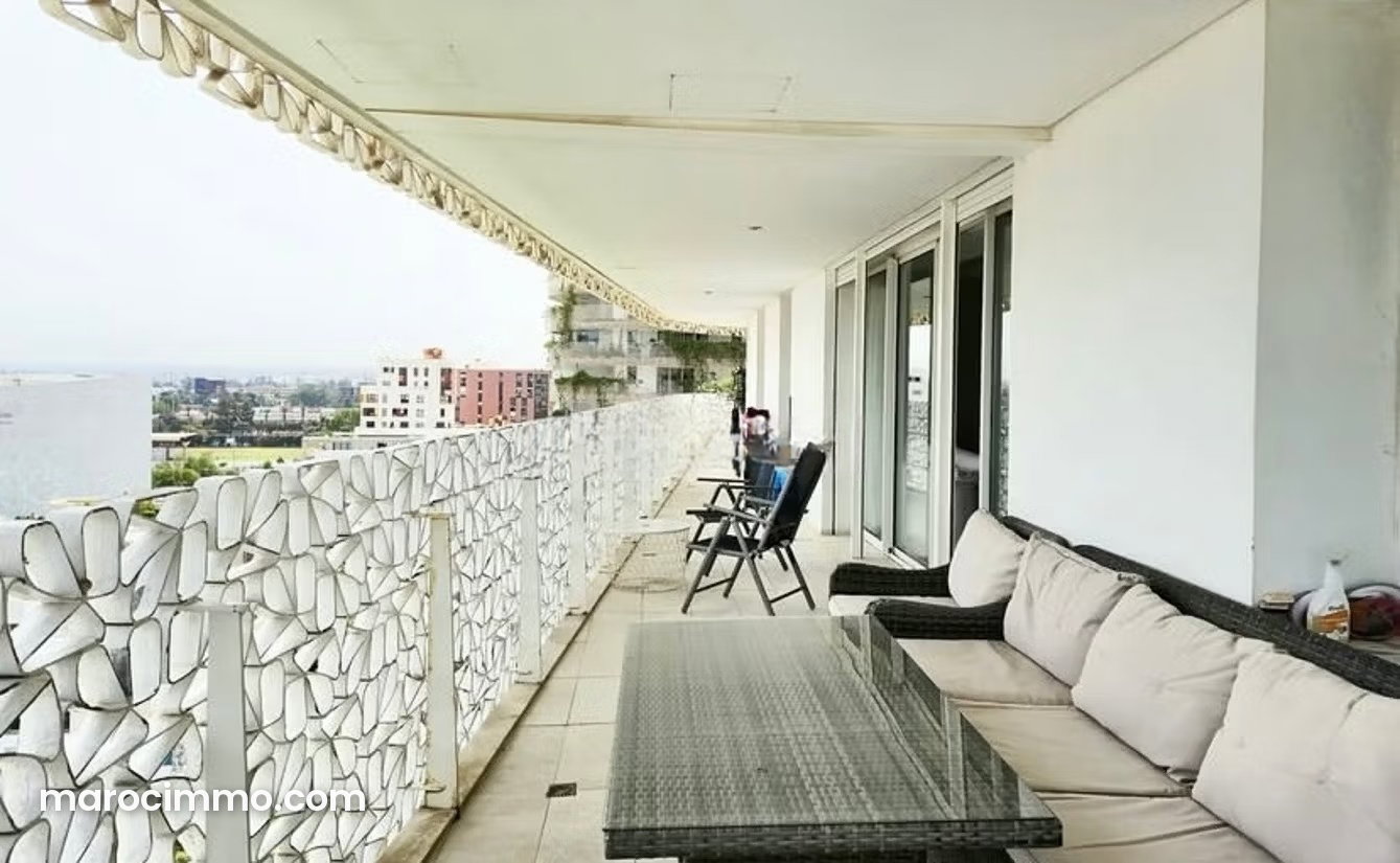 158 m² Apartment with Large Terrace, Casablanca Finance City — Casablanca