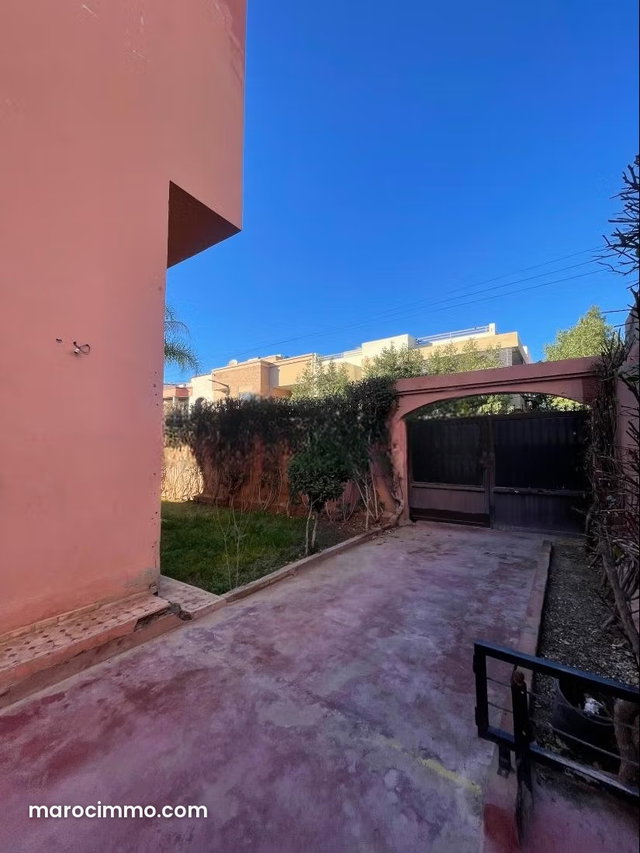 Villa de standing avec piscine à Targa – Emplacement premium proche de Quick — 2