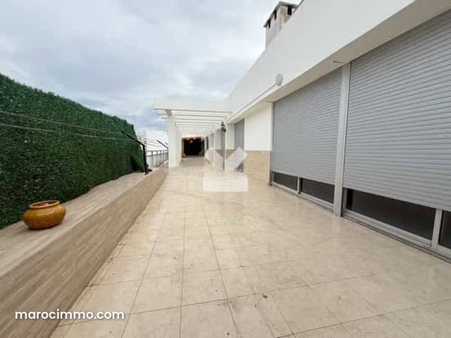 Appartement à Louer de 347.0 m² à Casablanca, Racine — 4