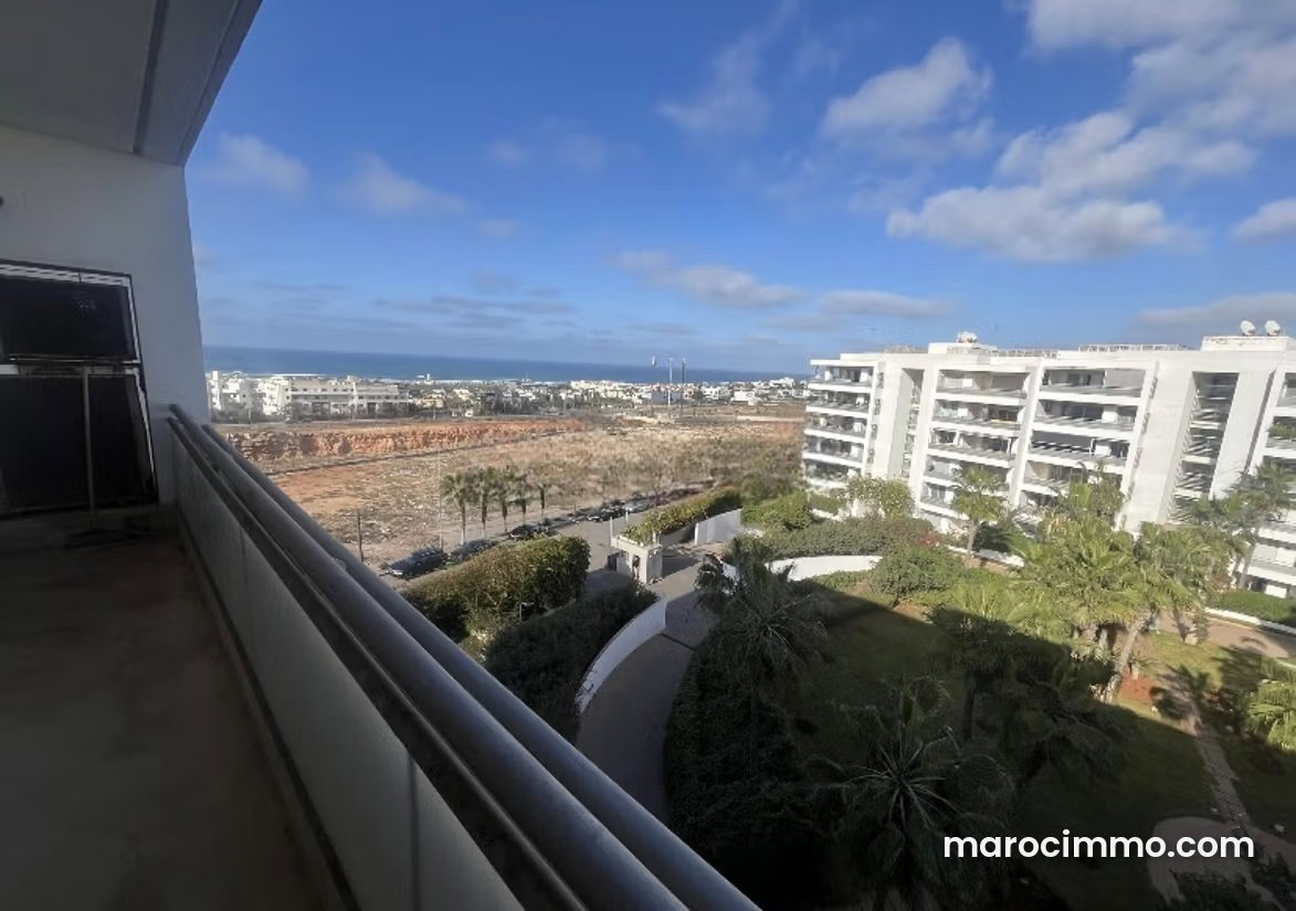 220 sqm Oceanfront Apartment, Aïn Diab, Casablanca — Casablanca