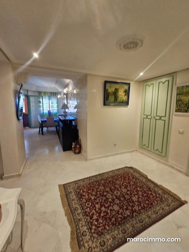 Bel appartement à louer à l’Hivernage avec piscine — 2