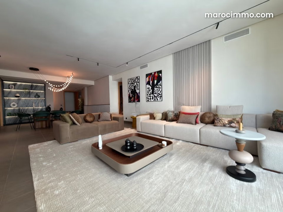 Luxury 193 m2 Apartment in Ain Diab's Heart
