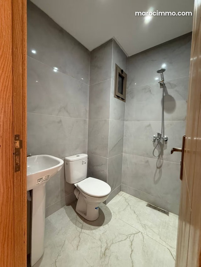 Sell Apartment in Massira 3 Bedrooms. Elevator and Parking — 4