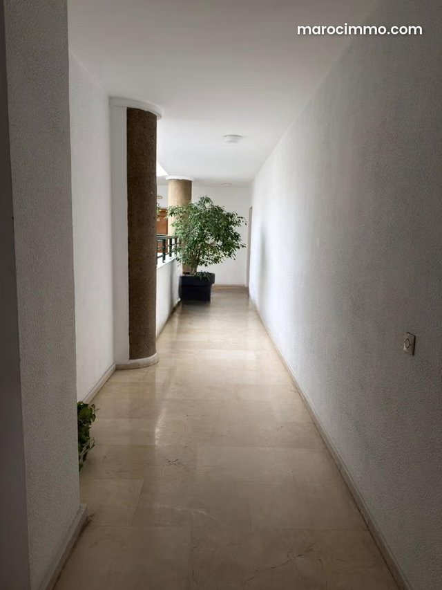 Large apartment sea view TGV train station and ibn bat mall — 5