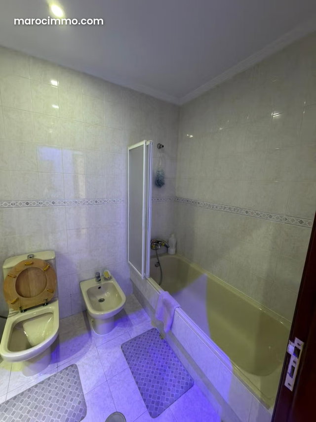 Large apartment sea view TGV train station and ibn bat mall — 4