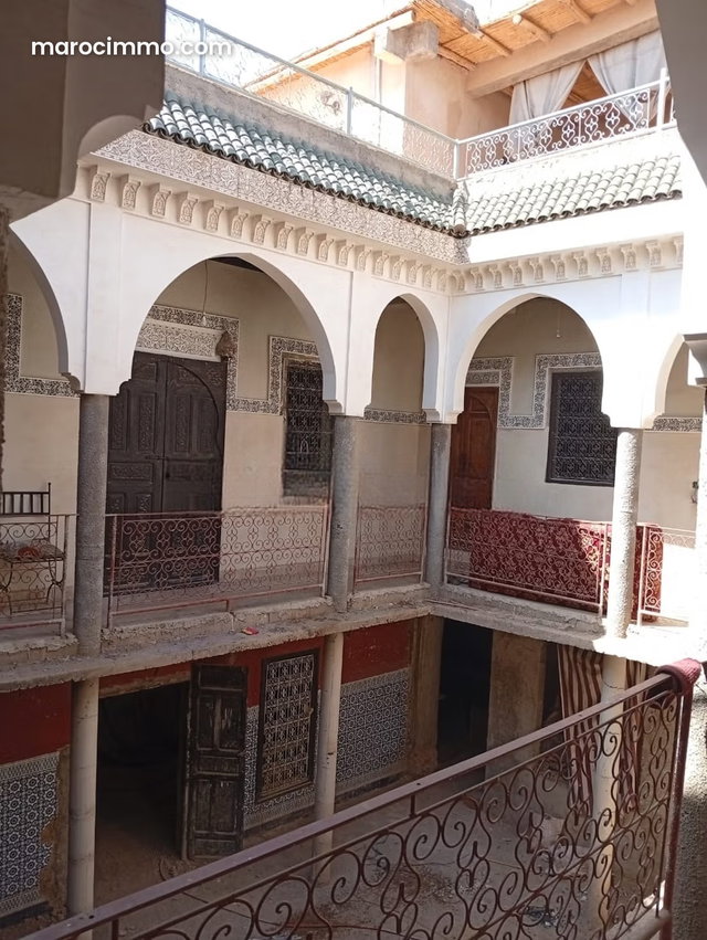 Riad à vendre à Michouar. 6 chambres agréables. Salon traditionnel — 2