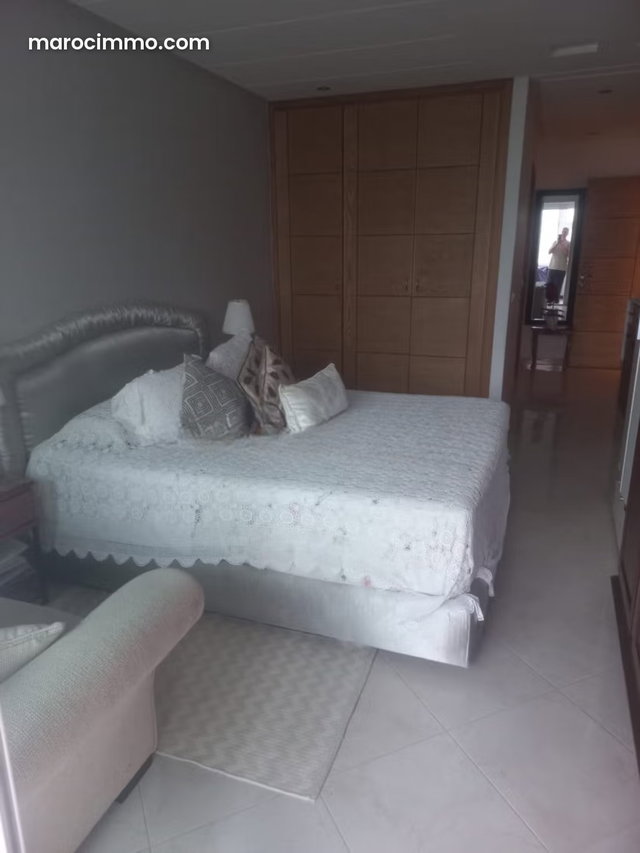 Appartement à vendre en Centre Ville. 3 pièces confortables. Porte blindée et résidence sécurisée — 5