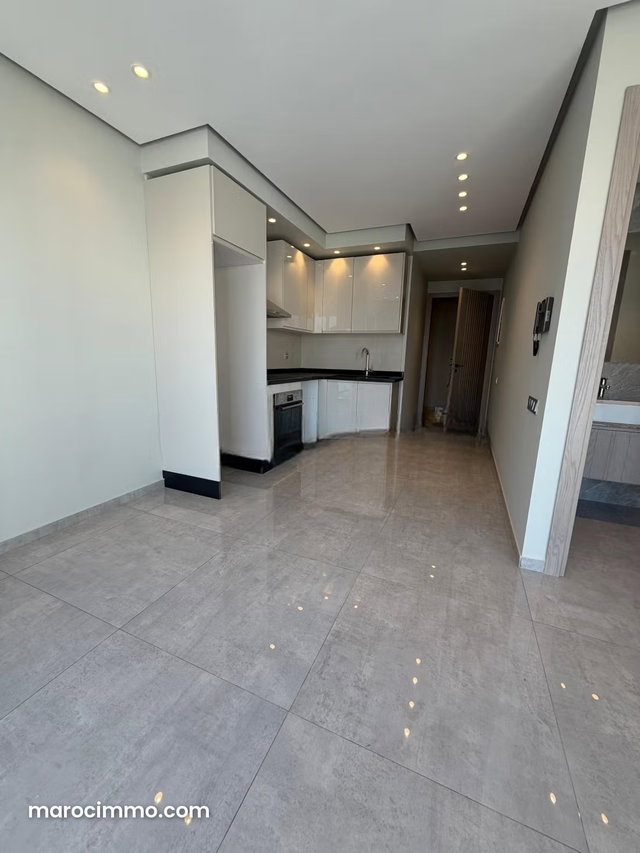 Superbe appartement à louer à Oasis. Surface de 65 m². Fenêtres avec double vitrage et porte blindée — 5