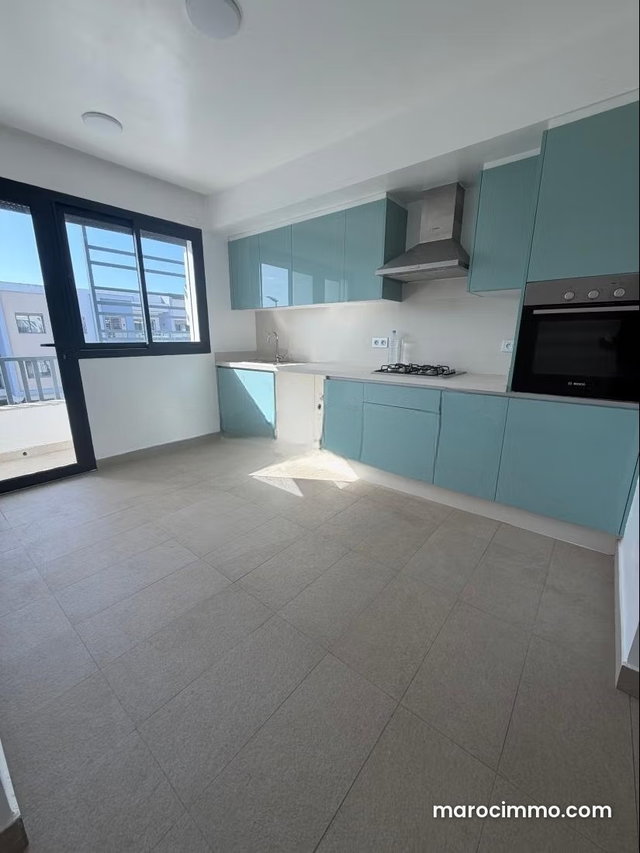 Location d'un appartement à Ain Diab. 3 belles chambres. Vue sur la mer, chauffage central — 5