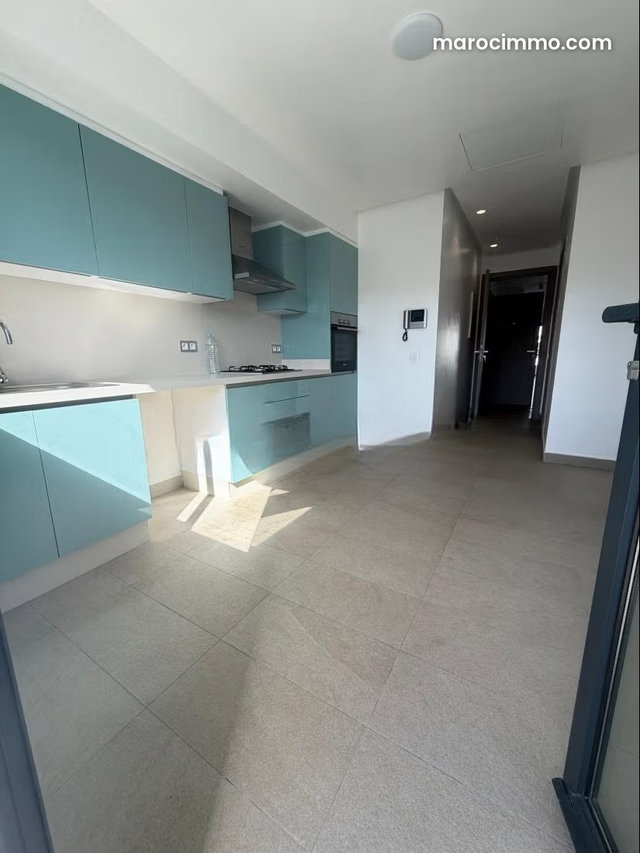 Location d'un appartement à Ain Diab. 3 belles chambres. Vue sur la mer, chauffage central — 4