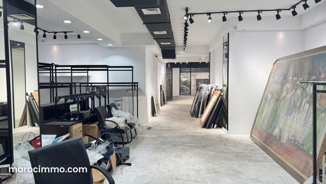 Local commercial en vente sur Les Hôpitaux. Surface totale 250 m². Système de climatisation — Casablanca