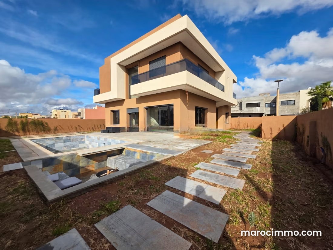 Villa 380 m², 4 suites, piscine et vue Atlas, Route de Tahanaoute — Marrakech