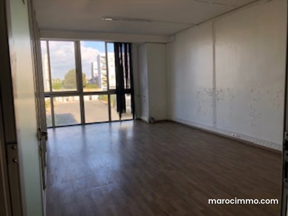 Immeuble Bureau loué à vendre quartier CFC