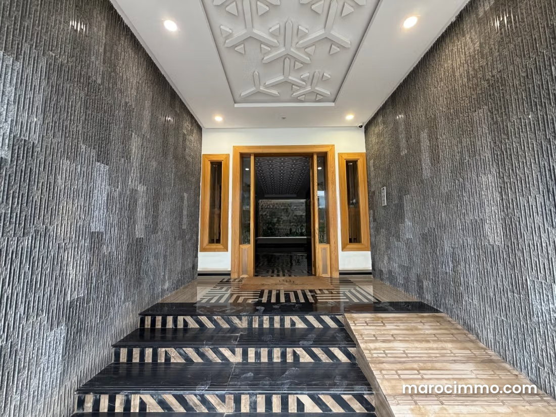 Triplex 417 m² avec terrasse jacuzzi, Riyad, Rabat — Rabat