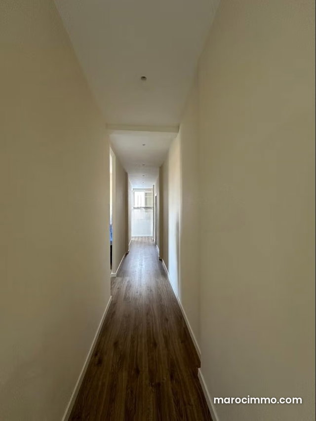 Beautiful bright apartment with modern amenities and ancient charm — 2