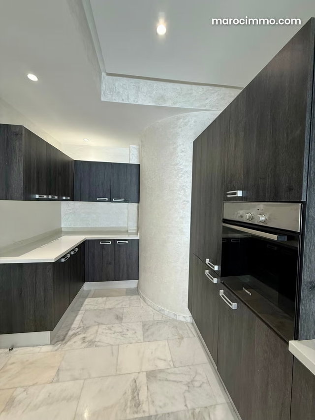 Appartement en location à Sania. 3 chambres. Bien meublé — 3