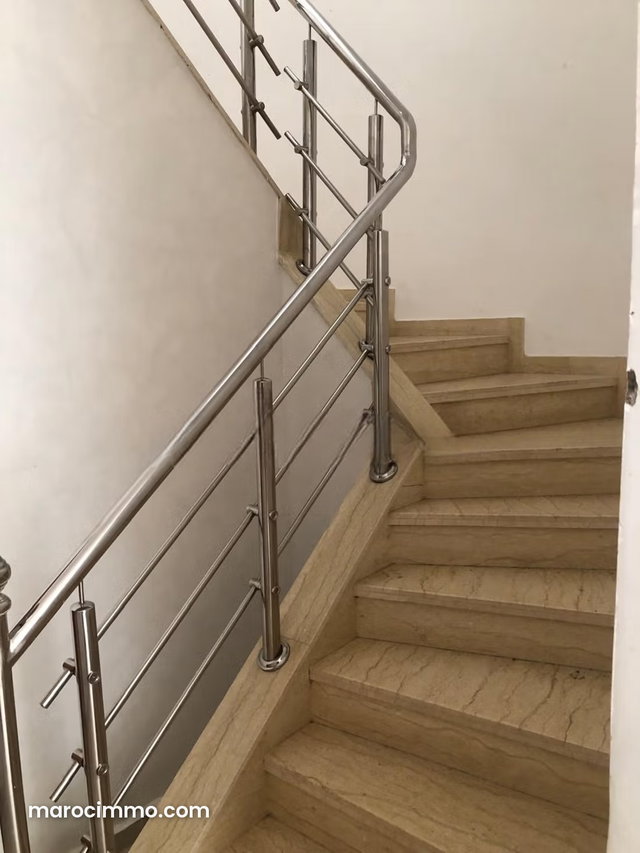 Villa à Vendre, 4 Ch, 3 Salons, Piscine — 3