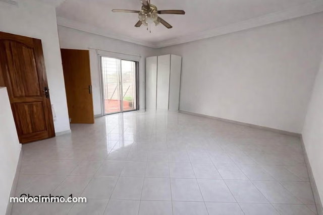 Vente villa de luxe avec jardin et piscine — 3
