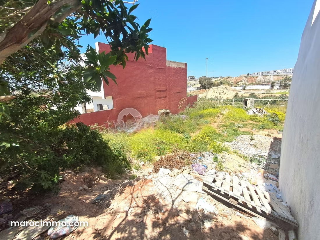 428 m² plot in central Bouskoura, double frontage in a villa-zoned area — Bouskoura