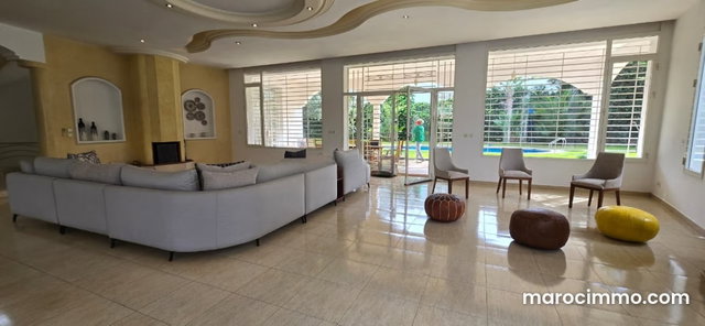 Villa de Prestige à Louer Habitation ou Bureau — 5
