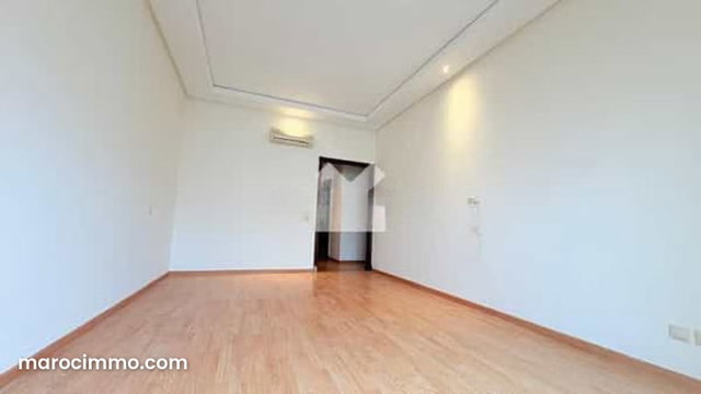 Appartement à Louer de 165.0 m² à Casablanca, Bourgogne Anfa — 2