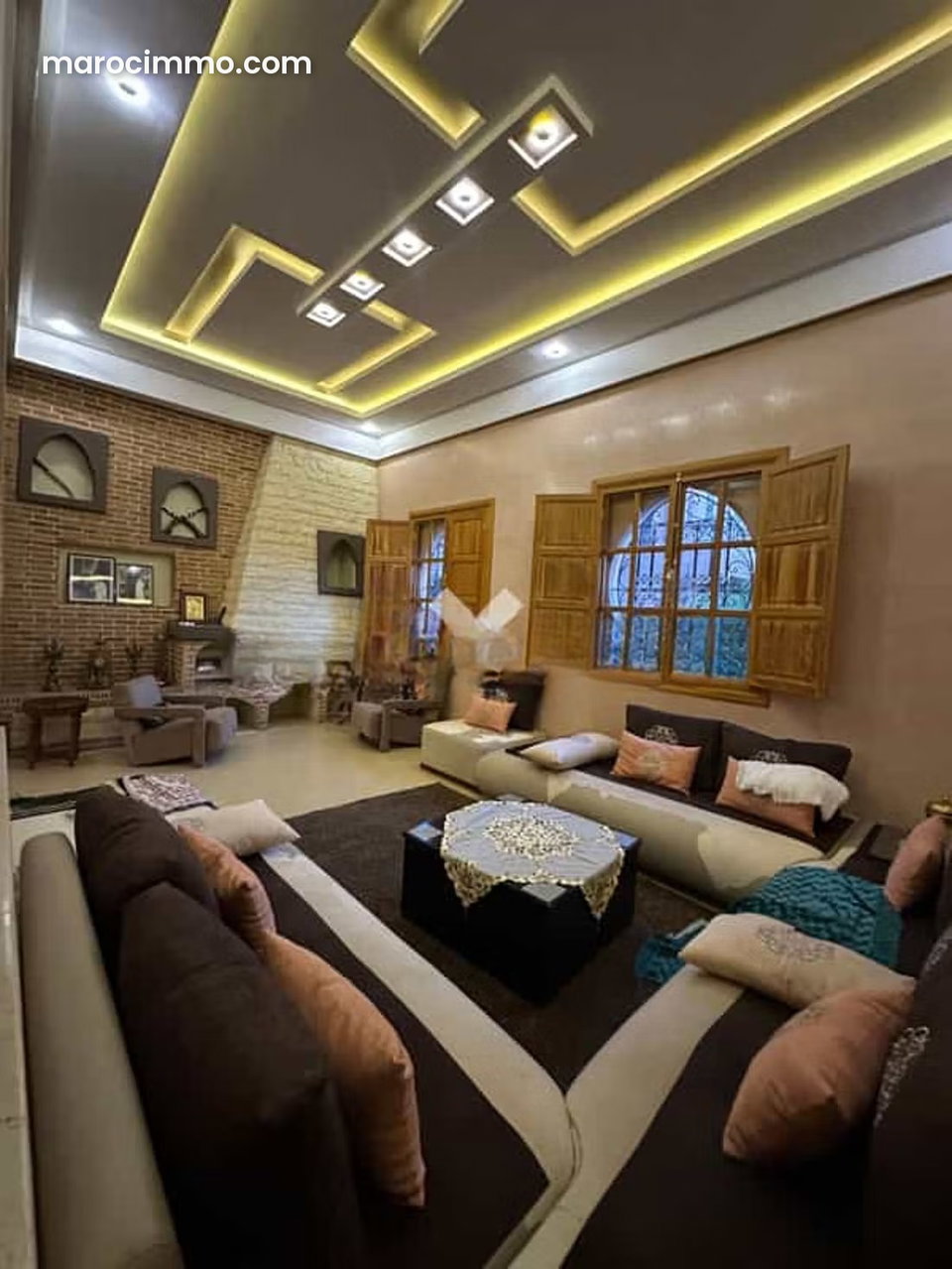 Villa à Vendre de 377.0 m² à Marrakech, Hay El Bahja