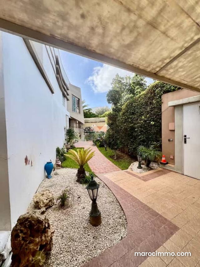 Villa à Vendre de 605.0 m² à Casablanca, Laymoune — 4