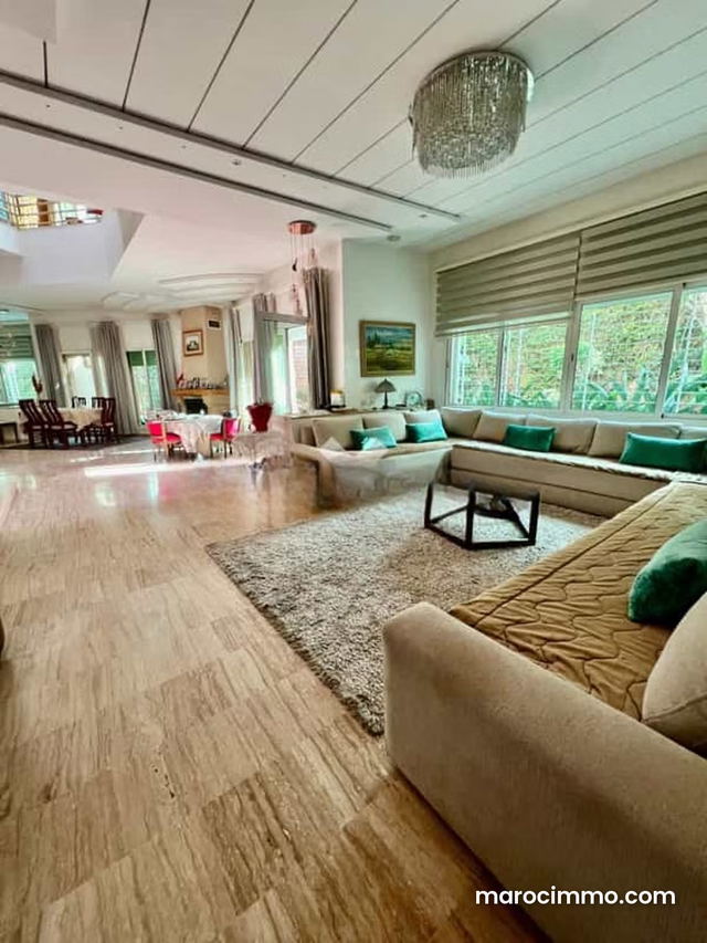 Villa à Vendre de 605.0 m² à Casablanca, Laymoune — Casablanca