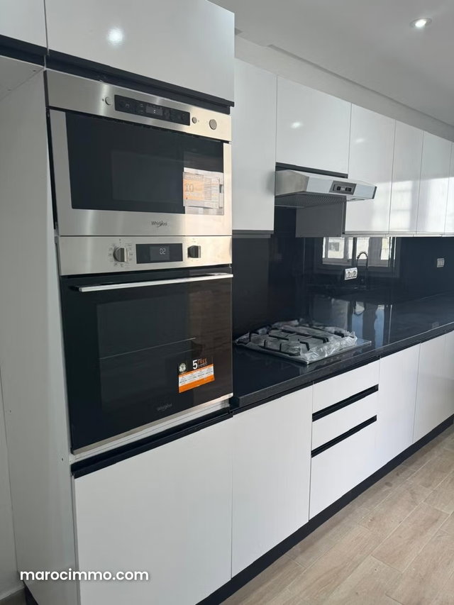 Bel appartement à vendre à Les Hôpitaux. Surface de 143 m². Ascenseur — 3