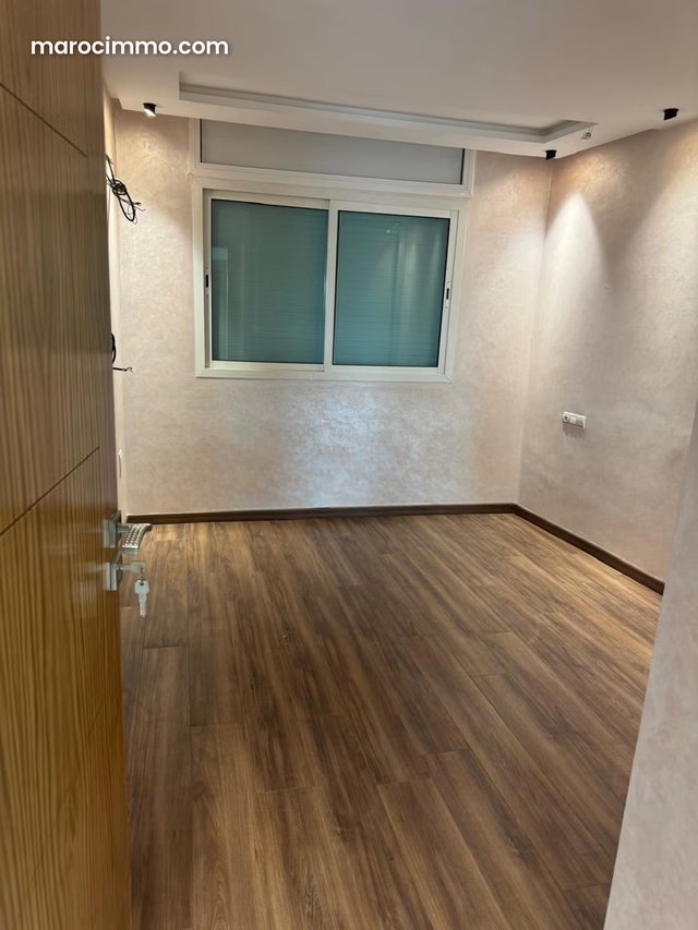 Bel appartement à vendre à Les Hôpitaux. Surface de 143 m². Ascenseur — 2