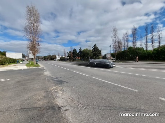 Beau Terrain 4000m2 Proche Marjane route de rabat — 4
