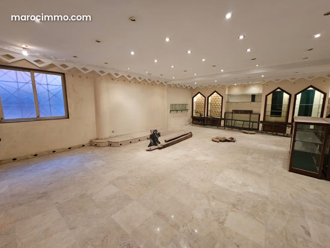 400 m² Commercial Premises, Guéliz, Marrakech, Triple Frontage — Marrakesh