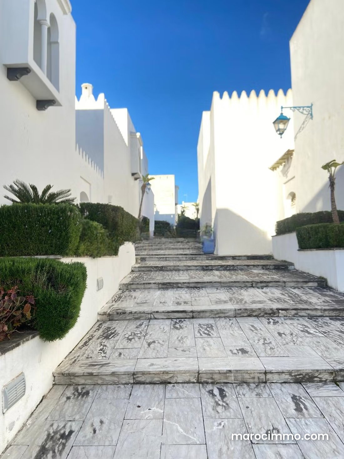 فيلا مع مسبح وحديقة للكراء بحي الشاطئ في طنجة — طنجة