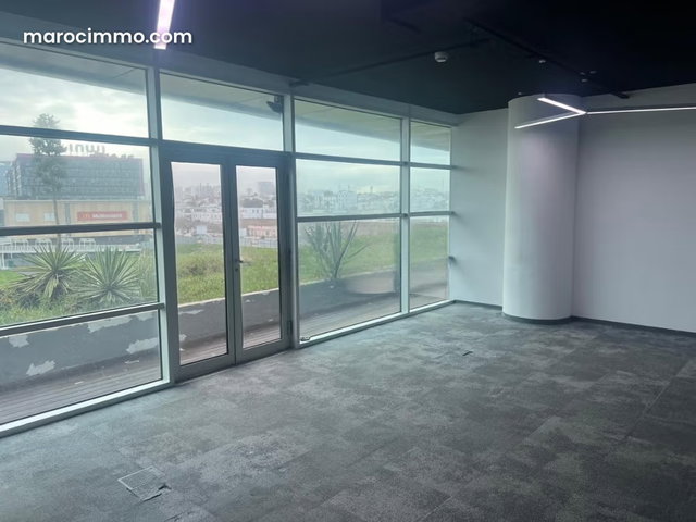 Bureau de 530m2 premium à louer Marina avec jardin — 4