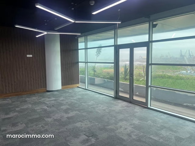 Bureau de 530m2 premium à louer Marina avec jardin — 5
