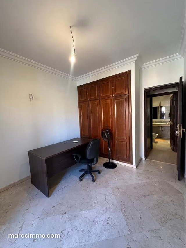 Beautiful Offices for Rent in Guéliz. 100 m² Surface — 5