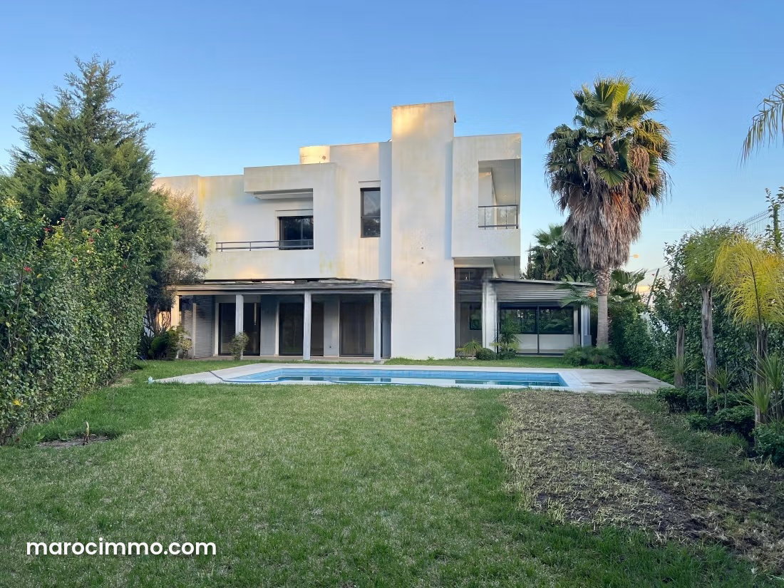 550 sqm Villa with Pool and Garden, Ville Verte Bouskoura — Bouskoura