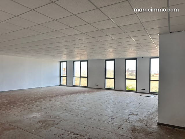 Beaux bureaux à louer à Sidi Maarouf. Superficie 171 m² — الدار البيضاء