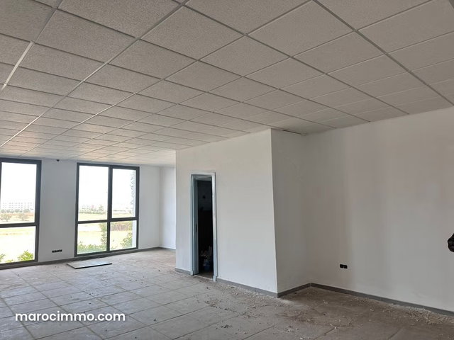 Beaux bureaux à louer à Sidi Maarouf. Superficie 171 m² — 5