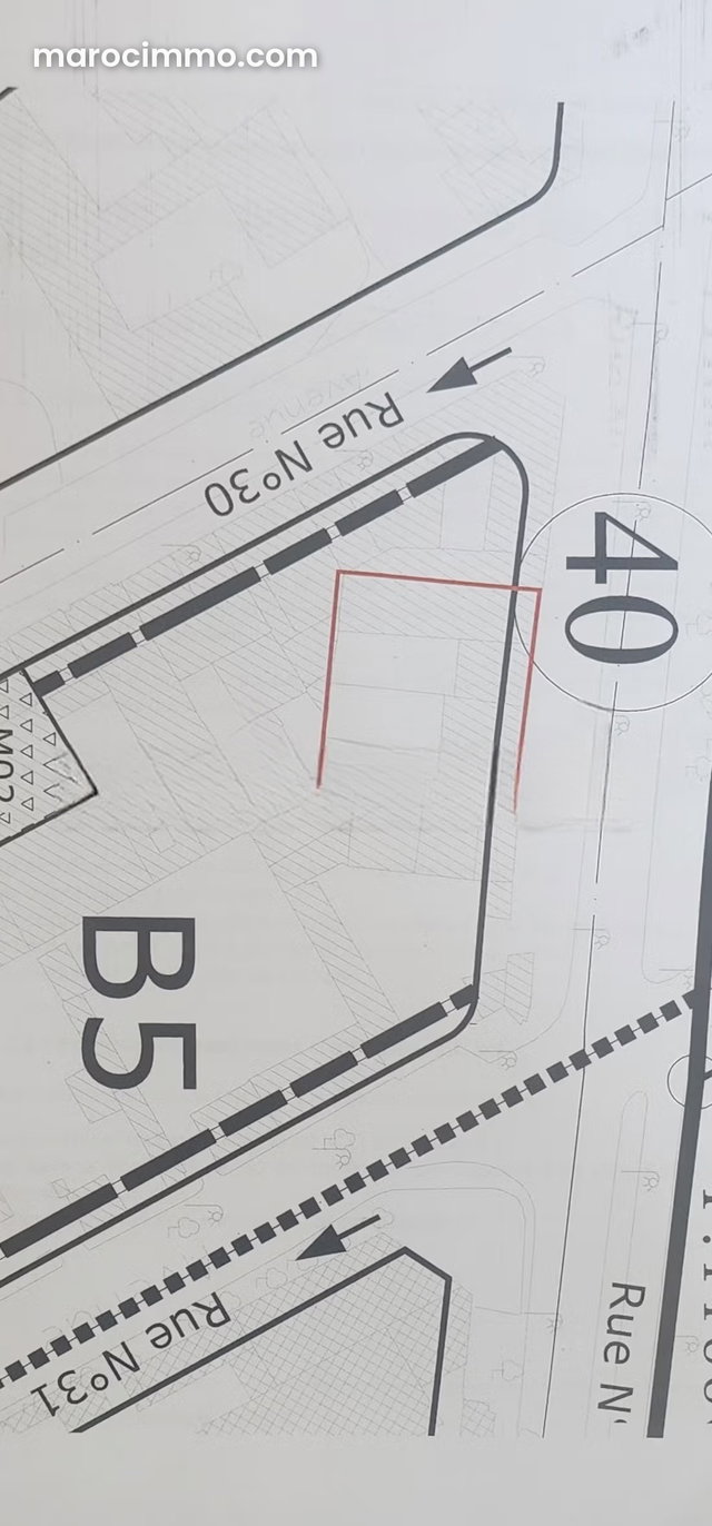 Terrain de 1400 m à vendre pour immeuble R⁵ — 2