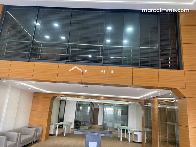 Local commercial de 260 m² à Casablanca — 2